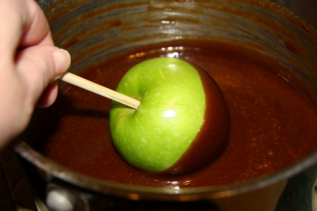 caramel apples 006 gluten free caramel apples