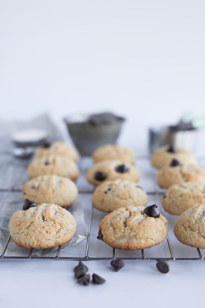 Keto chocolate chip cookies