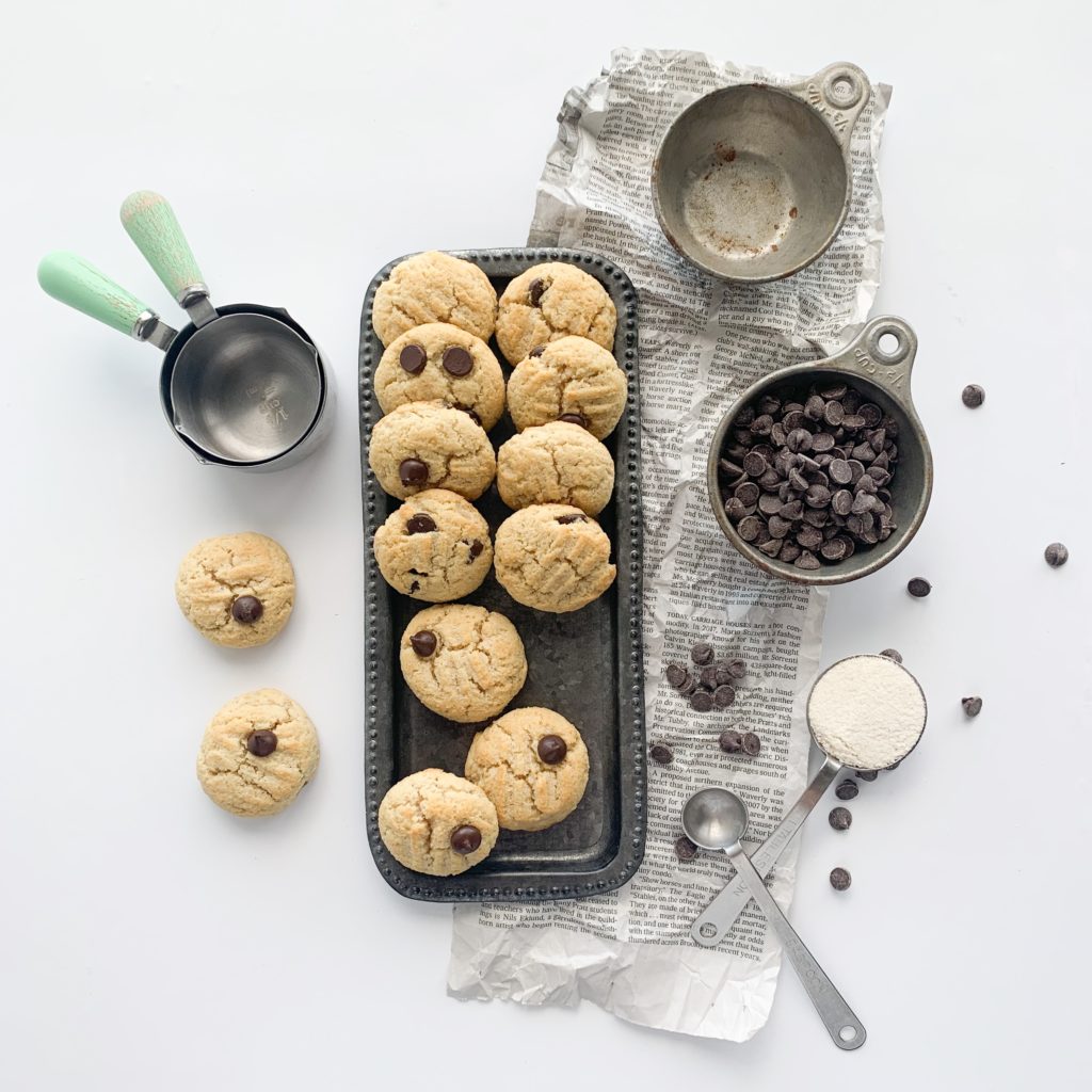 Keto Chocolate Chip Cookies