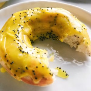 These easy to make gluten-free lemon poppyseed donuts are made with simple ingredients and are packed with lemon flavour.