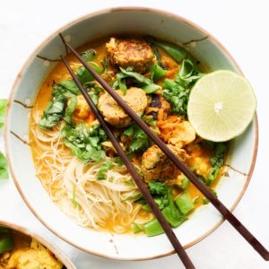 These gluten-free curry meatball bowls are the perfect comfort food for busy weeknights.