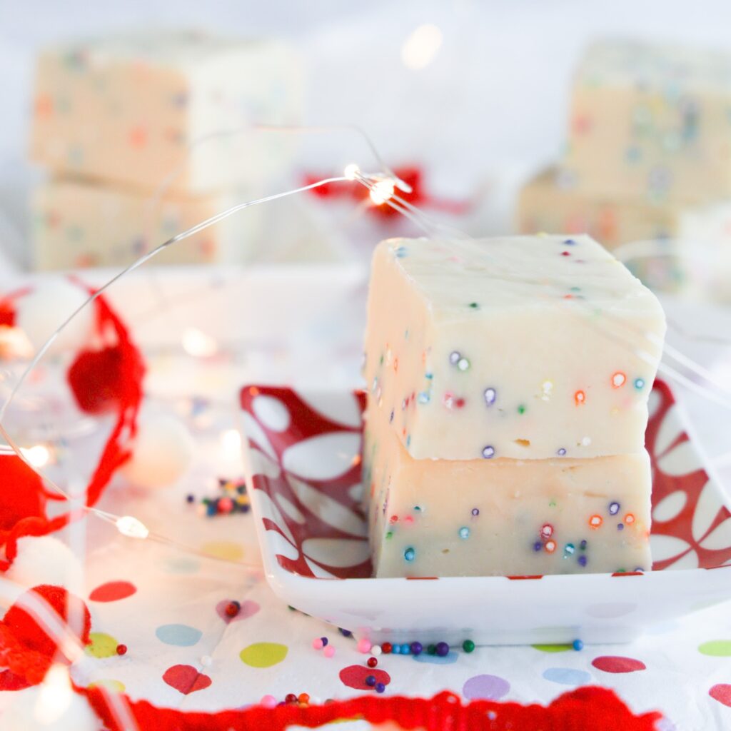 Make this simple and easy gluten-free confetti fudge in less than 10 minutes.